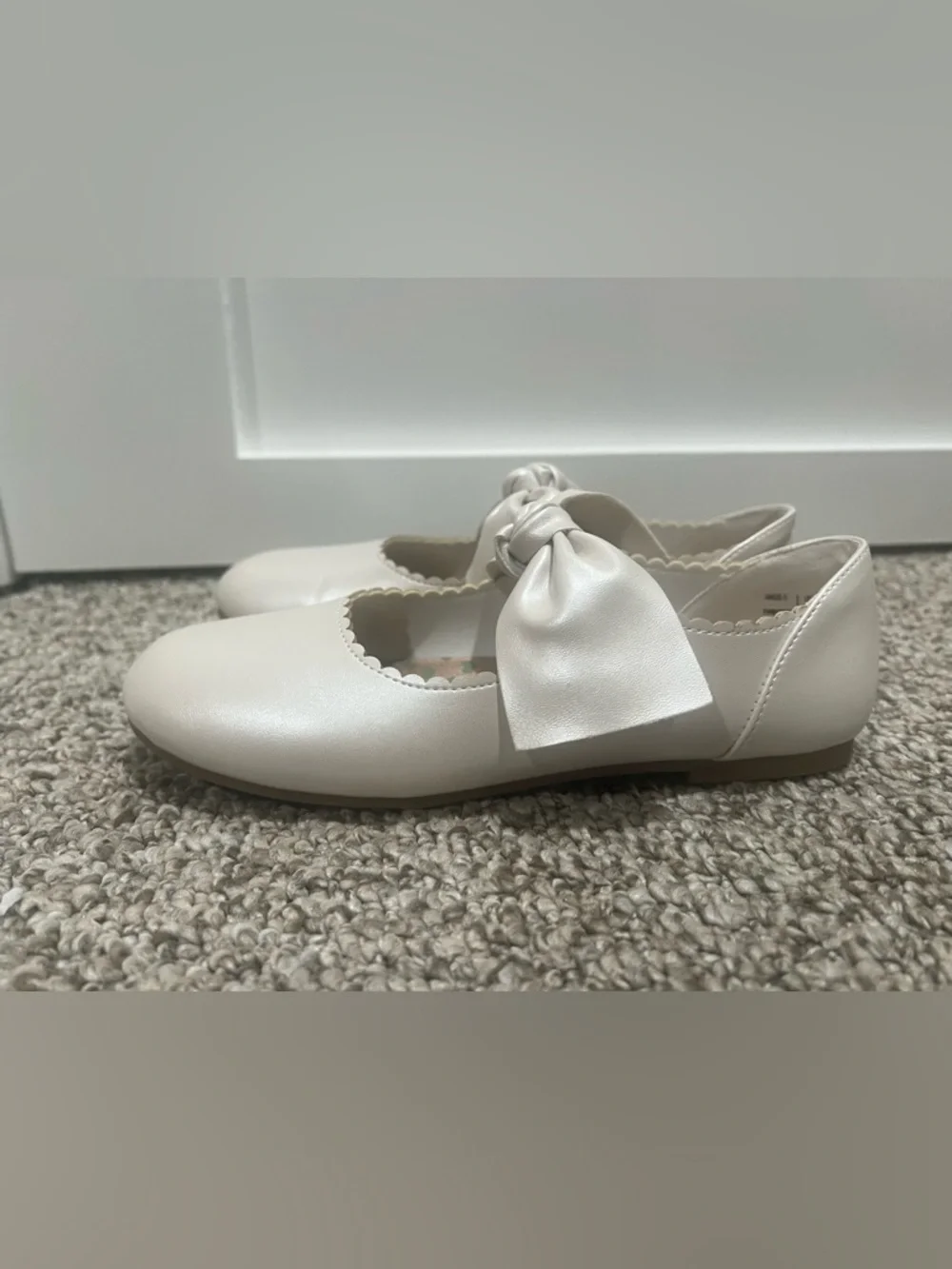 Dream Pairs Girls Ivory Pearl Bow Flats Size 2 Dress Ballet Shoes